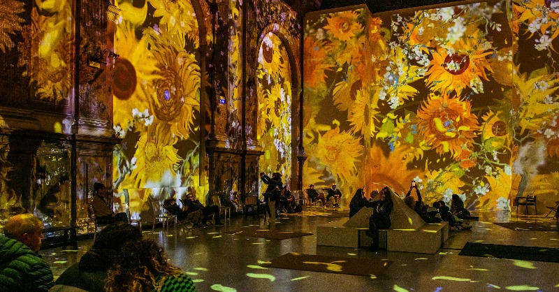 VanGoghExp's tweet photo. Step into a Van Gogh painting! 🎨