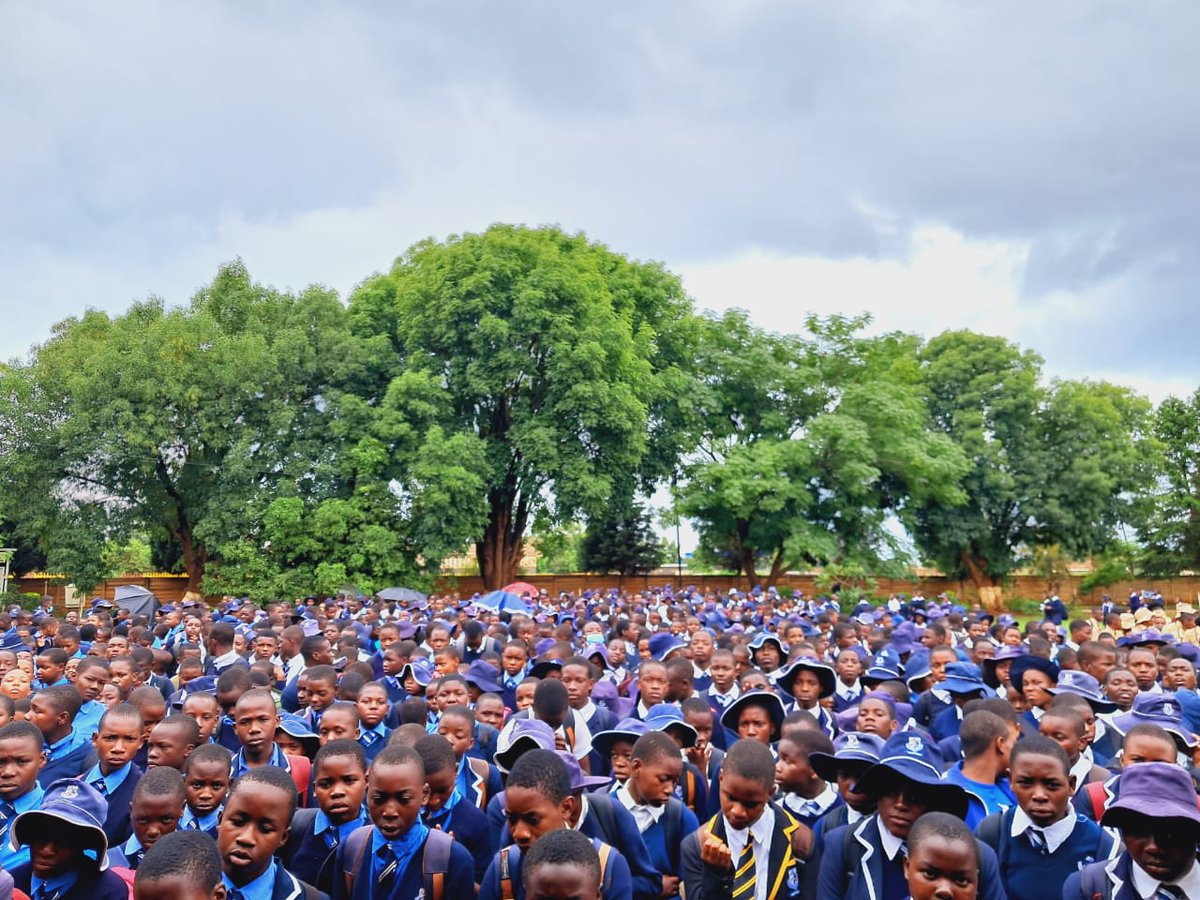 childlinezim's tweet photo. Hey Kids! Are you ready for the new and exciting term?
Tell us what you have planned for next three months🙃
#116freephone https://t.co/CVp3bTLkoc