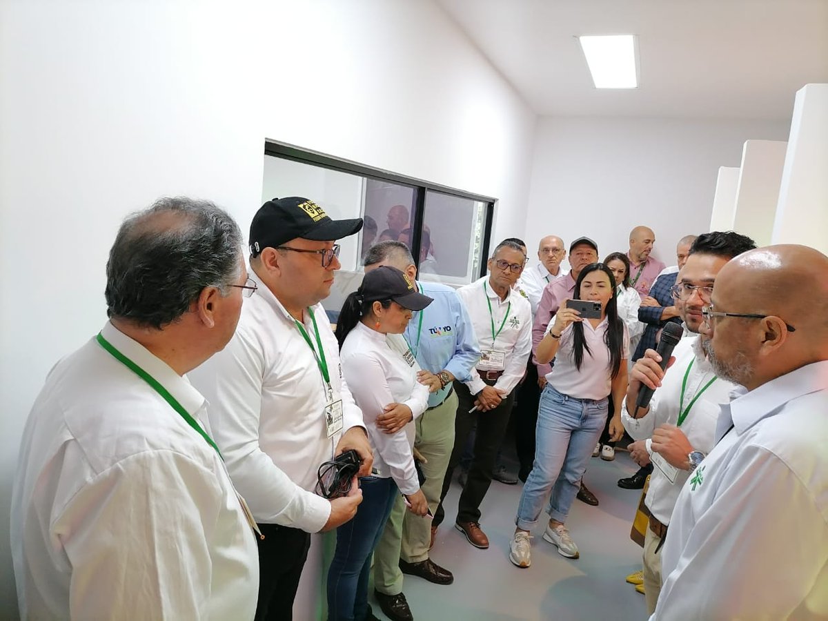 fedecacao's tweet photo. #Aestahora desde Armenia (Quindío) inauguración de la Escuela Nacional de la calidad del Cacao, iniciativa conjunta de @fedecacao con @SENAQuindio https://t.co/hb7Teqkxgg