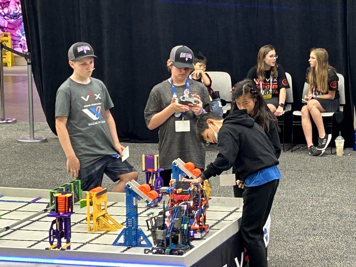 RMohlerZHS's tweet photo. 4112A is making a late run for the top 20 paired with a team from California! https://t.co/wOx1cQszns