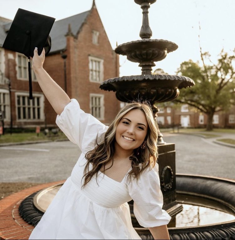 admissionHC's tweet photo. Huntingdon graduation week is here! We are proud of every Hawk graduating.👏
🔴
⚪️
🦅
#hawkem #huntingdoncollege #hcbound #graduationpictures #degreed https://t.co/wft3bCIido