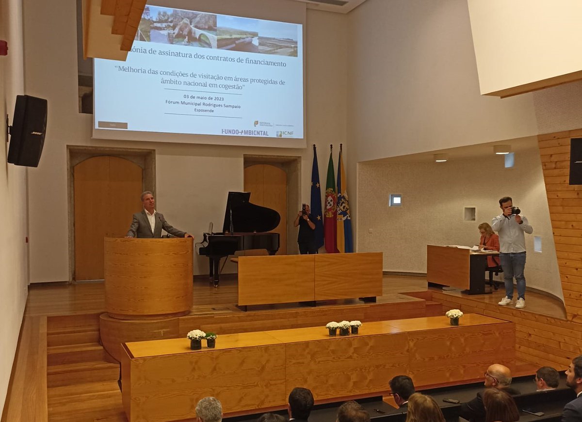 ambiente_pt's tweet photo. O #SECNF, João Paulo Catarino, assinou em Esposende os contratos de financiamento do #Fundo #Ambiental, no valor de quatro milhões de euros, para melhoria das condições de visitação em #áreas #protegidas, de âmbito nacional, em #cogestão.

#Governo+Próximo #XXIIIGoverno https://t.co/Iq83ZwOkUO