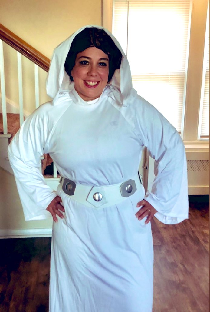 edigiba's tweet photo. #MayThe4thBeWithYou #StarWarsDay #DrLeia #R2Dog2 https://t.co/CqogjBnmP4