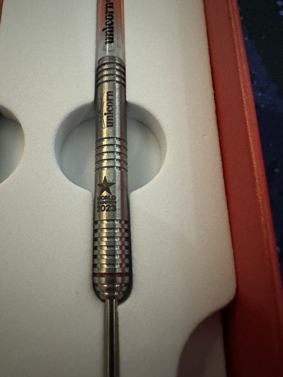 Ryan_Woodhams's tweet photo. So they've finally arrived 😍 @Michael180Smith world champion edition darts! Probably the only set of darts I'll keep the box for 😍 https://t.co/wOwDTCReld