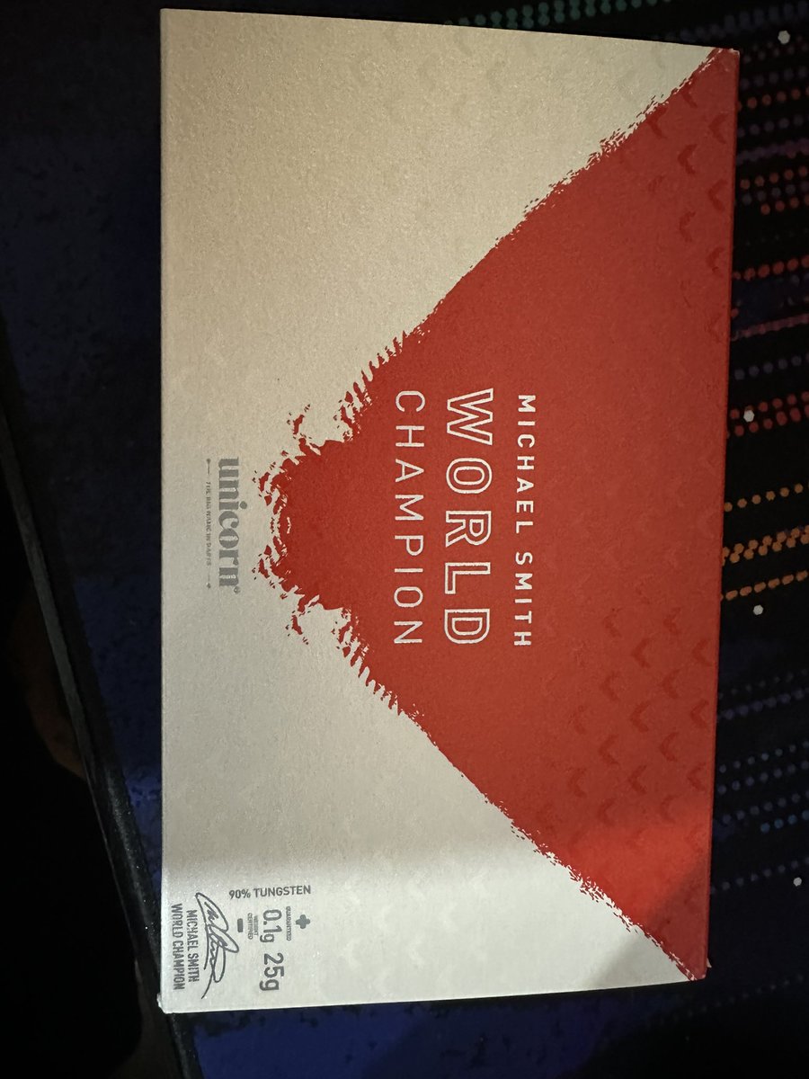 Ryan_Woodhams's tweet photo. So they've finally arrived 😍 @Michael180Smith world champion edition darts! Probably the only set of darts I'll keep the box for 😍 https://t.co/wOwDTCReld
