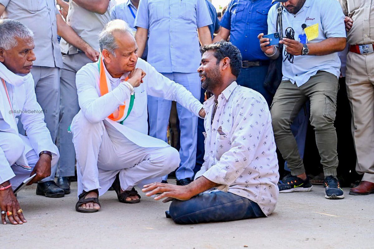 Ashok Gehlot on Twitter "आपने चुना है, आपकी सुनूँगा।"