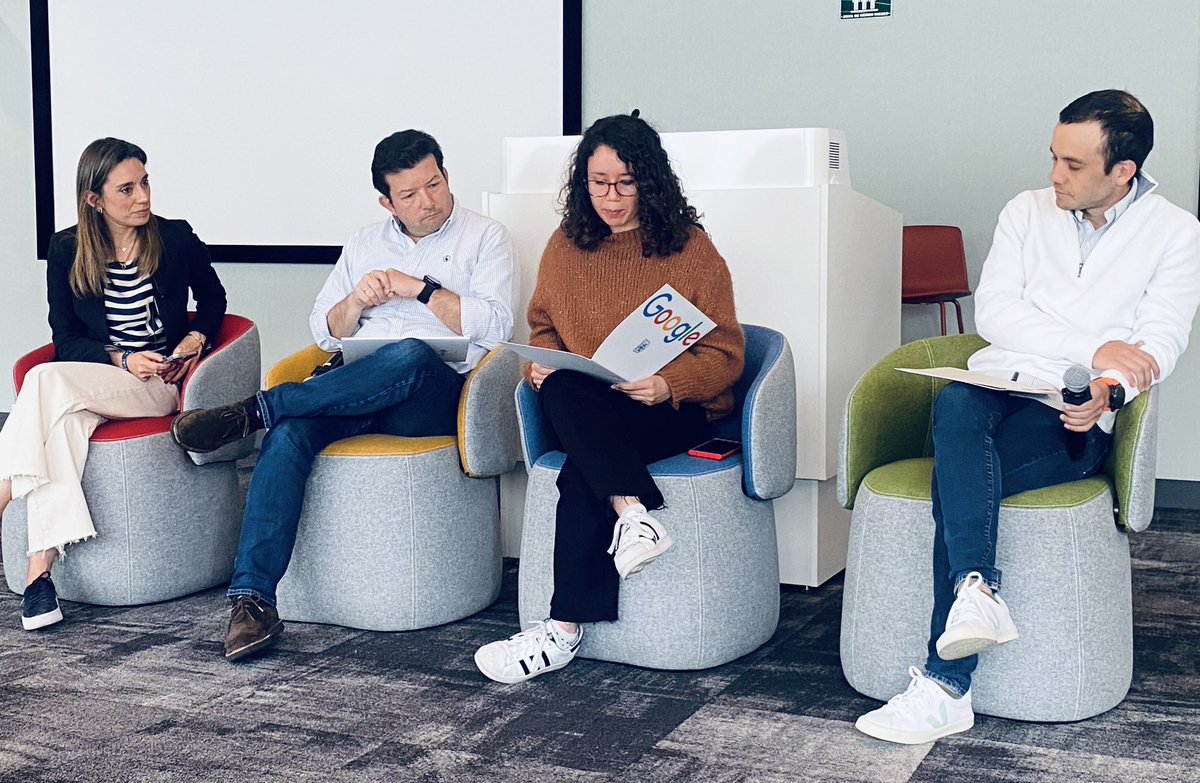 AmpixMarie's tweet photo. @GoogleColombia habla sobre el estado del e-commerce en Colombia durante 2023. Revela que el 70% de los consumidores usan Google para informarse de sus compras; son curiosos, demandantes, cada vez más impacientes y, además, están hiper informados. https://t.co/dCy22a8KDq
