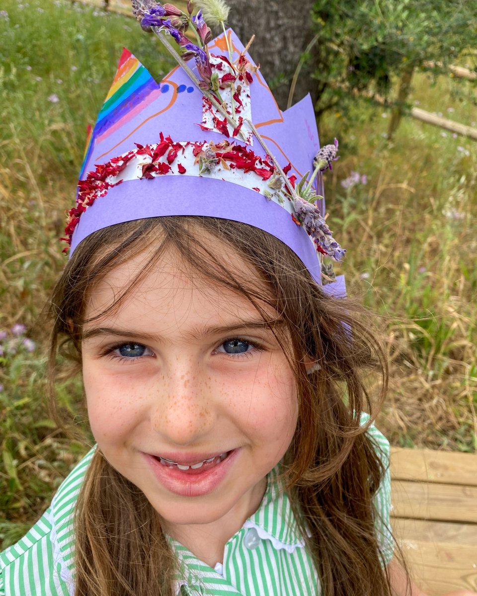 StJuliansPrim's tweet photo. Our children have designed some amazing crowns for the coronation of King Charles III. Tomorrow, we have a special school lunch featuring coronation chicken. Plus, there will be cake for everyone! #StJuliansLisbon #StJuliansPrim #TheJoyOfLearning @theroyalfamily @StJuliansSEED https://t.co/lyJMsnBA9Z