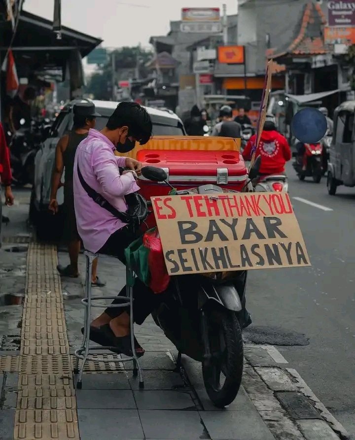 AYB_id's tweet photo. Jual beli seperti ini tidak diperbolehkan yaa..

Diantara syarat jual beli adalah adanya kejelasan dalam harga objek yang dijual. Karena jika harga tidak jelas, termasuk dalam kategori jual beli gharar.
 https://t.co/8cyZZYlrku https://t.co/oq7Lxnr3Aa