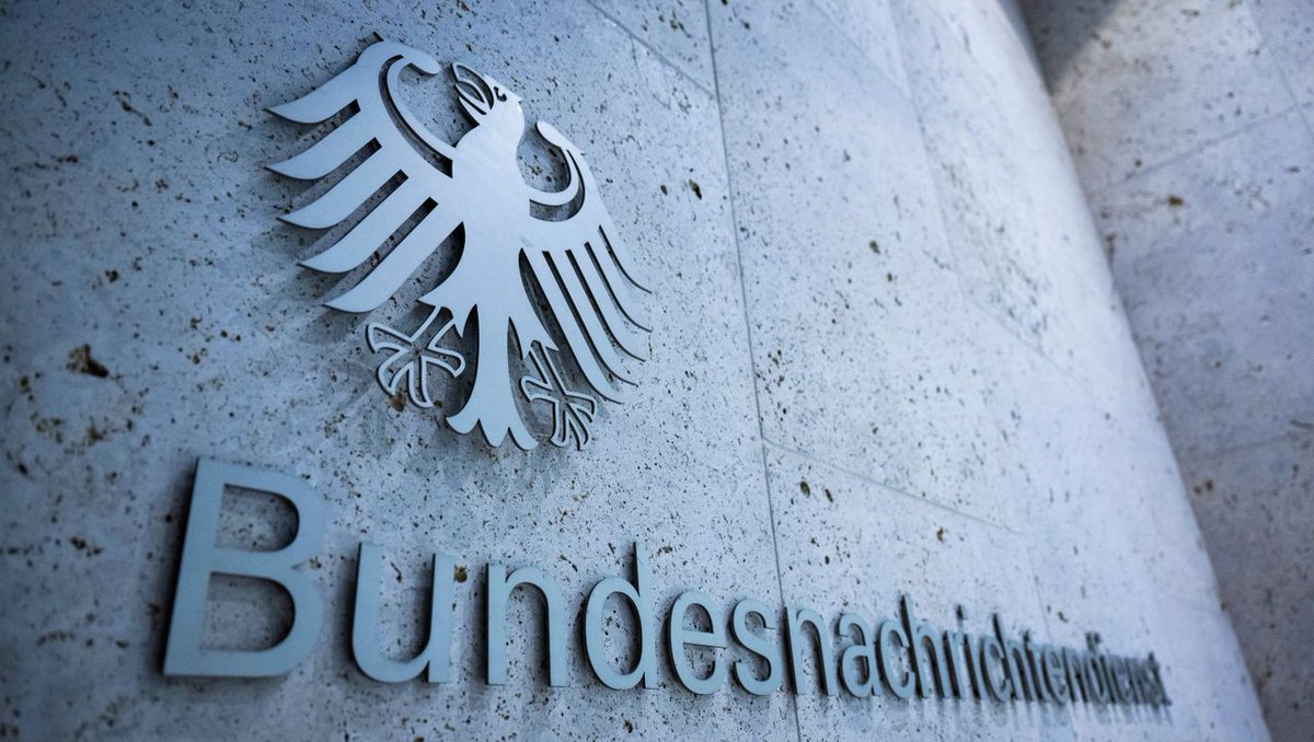 Spionageverdacht beim BND: Geheimdienstkontrolleure kritisierten laxe Sicherheits-Checks dlvr.it/SnWwgY