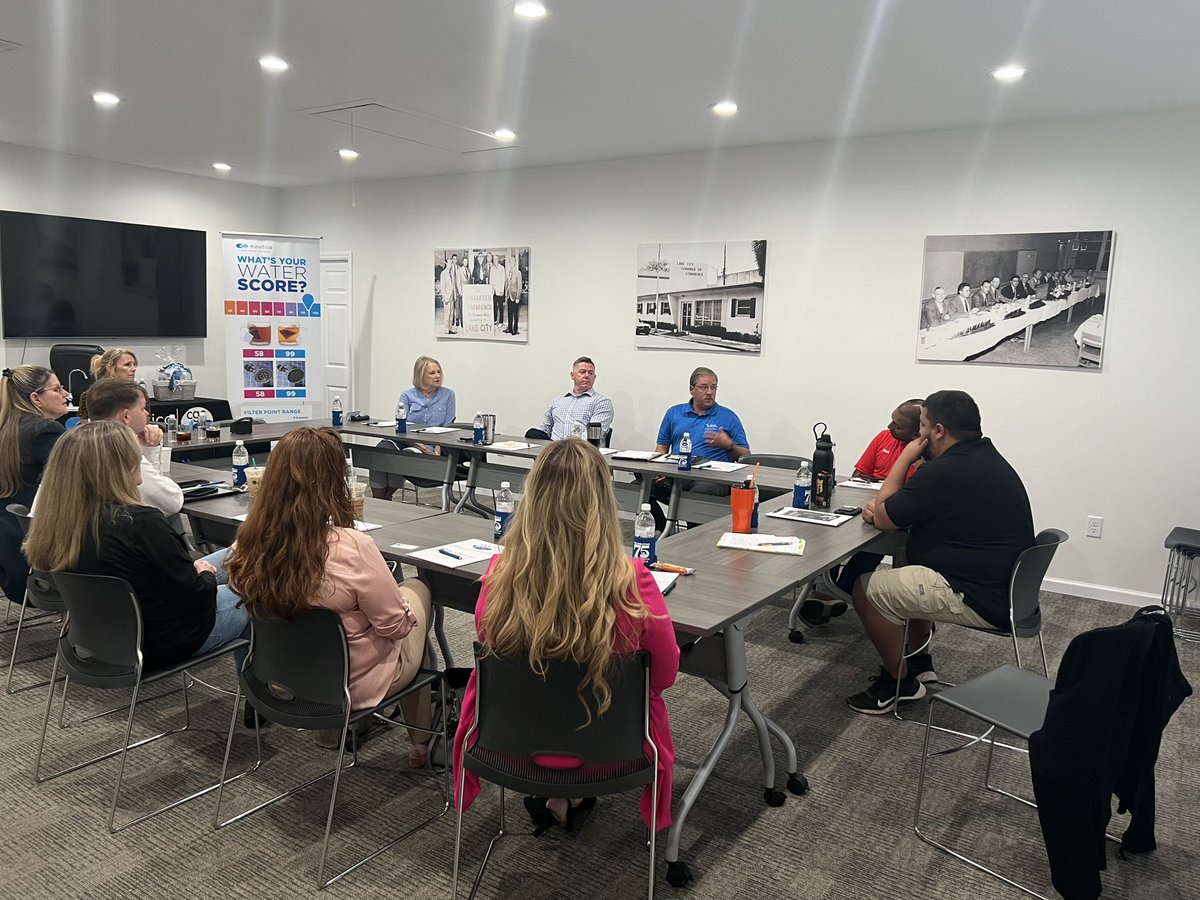 FloridasGateway's tweet photo. Our Thursday Leads group is booming! If you’re interested in getting plugged into a networking group to meet and network with like minded business professionals, let’s talk!

Email our Member Service Director, Missy Hartley at missy@lakecitychamber.com or call 386-752-3690. https://t.co/8KATniQqhL