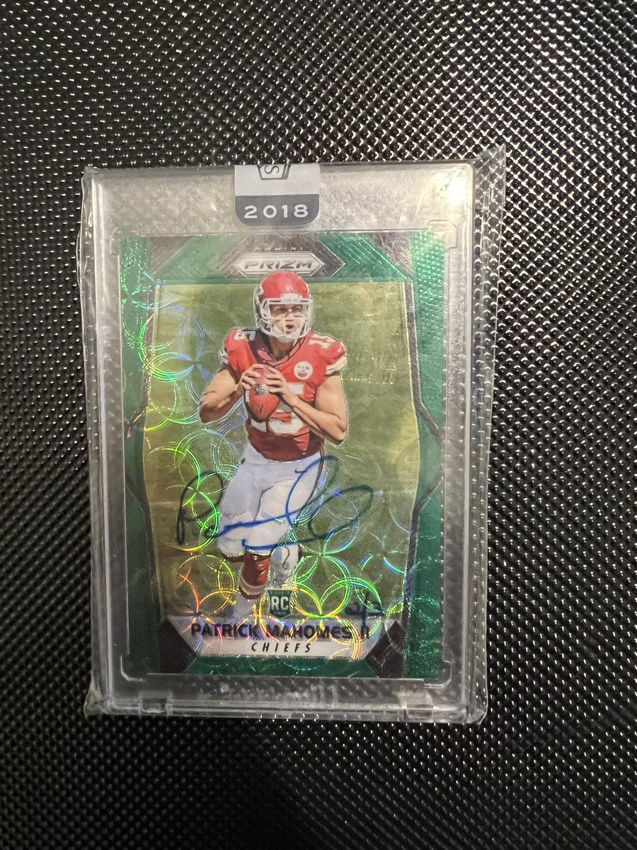 cinnabon_papi's tweet photo. @collec_sport @clrshonuff @CardPurchaser 7k obo https://t.co/4i1HW3Jqyh