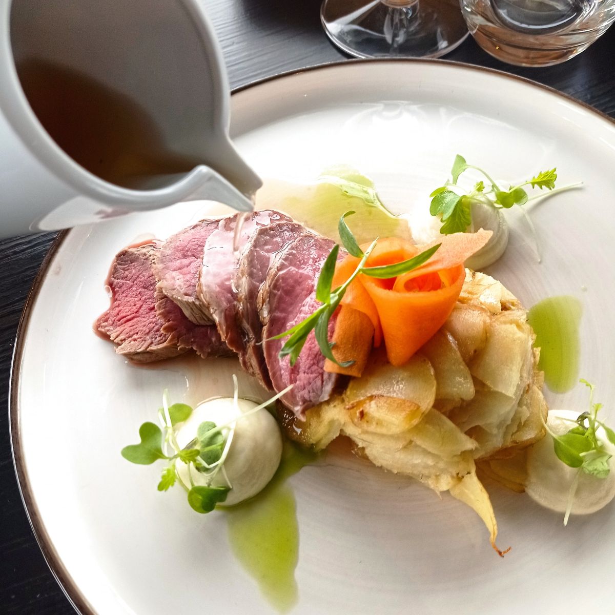 Äitienpäivänä herkutellaan! Katso kaikki vaihtoehdot ja varmista äidille maukkain elämys- mailchi.mp/ravintolamesta…