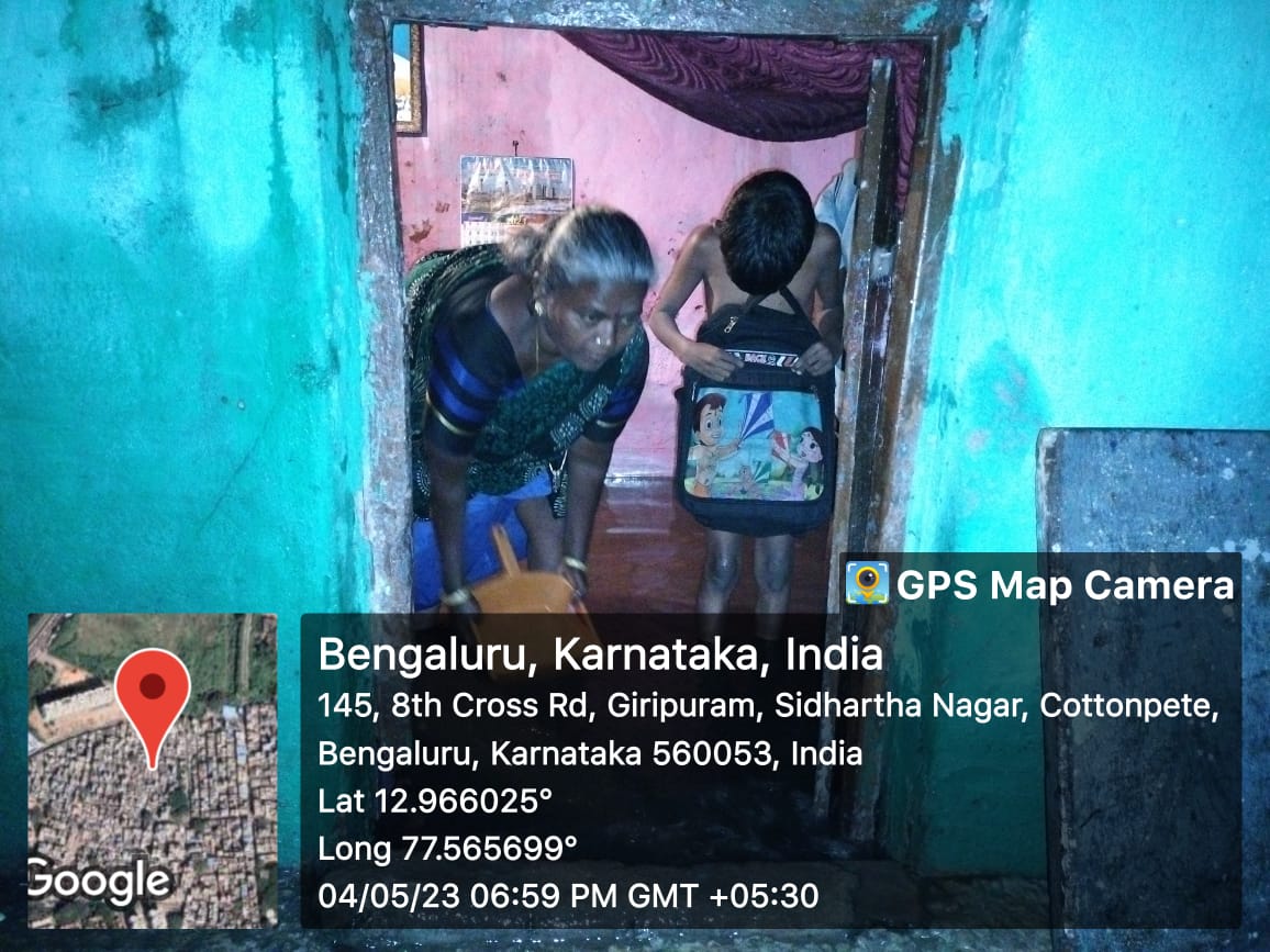 RBPachhapur's tweet photo. No change in the sufferings of deprived communities at Bakshi Garden &amp; Jaibheem nagar, ward no.139 continues to remain the same as in 2022.

Small spells of rain can disturb their life &amp; livelihood.
@BBMPCOMM @SnehaVRamesh @nkaggere @sanika_TOI @Jahnaviravindra @BoskyKhanna @ANI https://t.co/anbejlqjEv