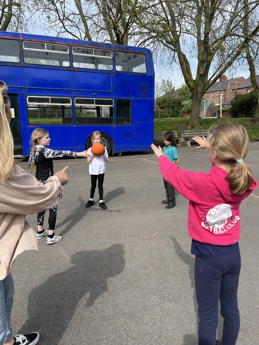 BoughtonHeath's tweet photo. Netball club are practising their defending #marking #chestpass https://t.co/p9dUq4h9Fy