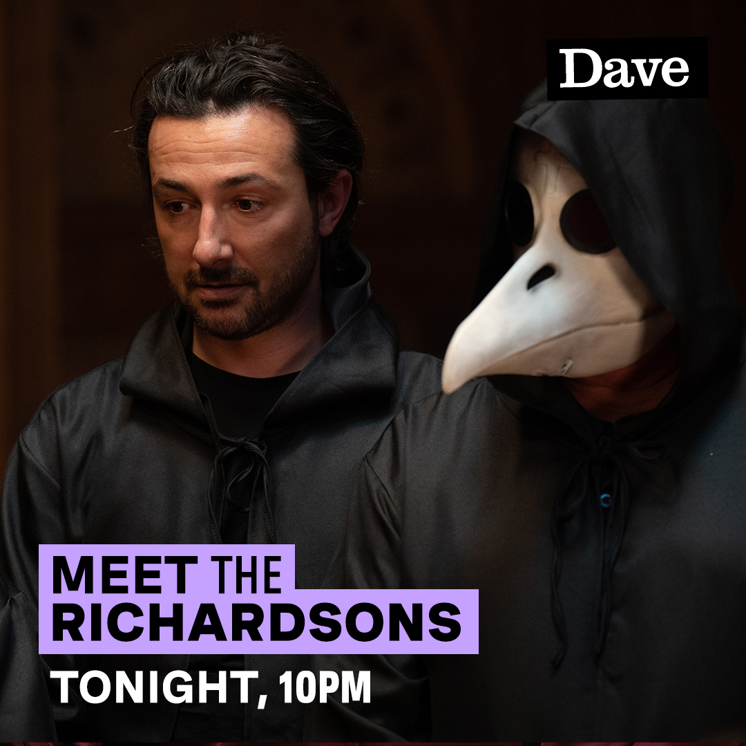 Tonight at 10pm on @davechannel and streaming on @UKTVPlay it's Meet The Richardsons. What exactly is going on here @RavWilding @jayrayner1 @alex_zane ? #MeetTheRichardsons