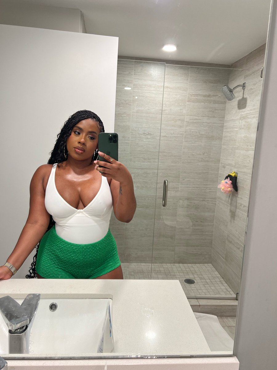 ohsothatstiff's tweet photo. Sprinkle Sprinkle ✨ https://t.co/ONx4eEDWvp