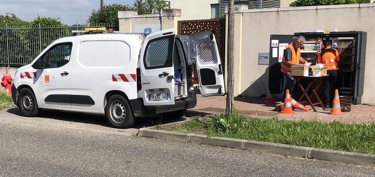 SĂ©bastien Audra (@sebaudra) on Twitter photo En Occitanie, une centaine dâarmoires de #fibre optique en « plat de nouilles » sont remises en conformitĂ© chaque mois par <a href="/OrangeOccitanie/">Orange Occitanie</a>.
Ce type dâintervention dure en moyenne 3 jours et coĂ»te Ă Orange entre 1 200 et 2 000 euros par armoire. En Occitanie, une centaine dâarmoires de #fibre optique en « plat de nouilles » sont remises en conformitĂ© chaque mois par <a href="/OrangeOccitanie/">Orange Occitanie</a>.
Ce type dâintervention dure en moyenne 3 jours et coĂ»te Ă Orange entre 1 200 et 2 000 euros par armoire.