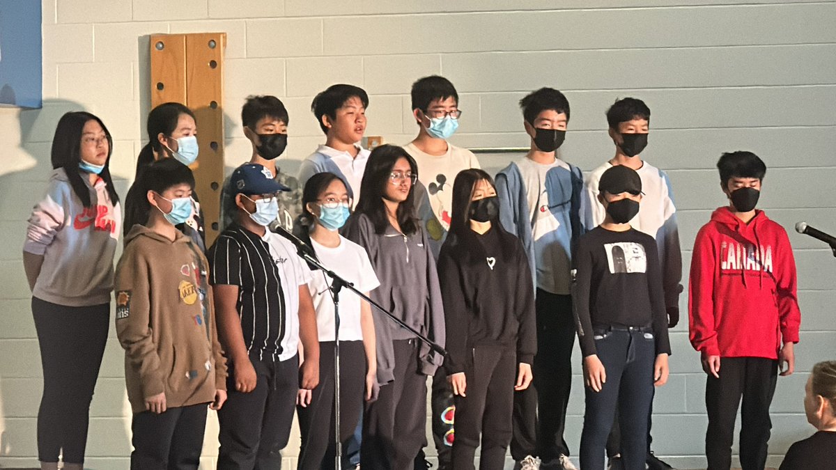 Our Gr. 7 class singing a lovely rendition of “Candle On the Water”. #SpringVibesConcert <a href="/tdsb/">Toronto District School Board</a> @LN10Alvarez <a href="/MannaWong22/">Manna Wong</a>