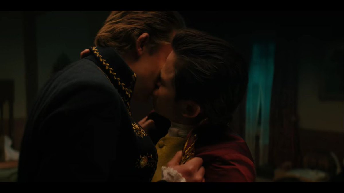 emunto_k's tweet photo. I'm still crying about the transition fade  from young Brimsley dancing with Reynolds and old Brimsley dancing alone😭😭😫💔 They deserved a happy ending. #QueenCharlotte https://t.co/jzsOzoCMwV