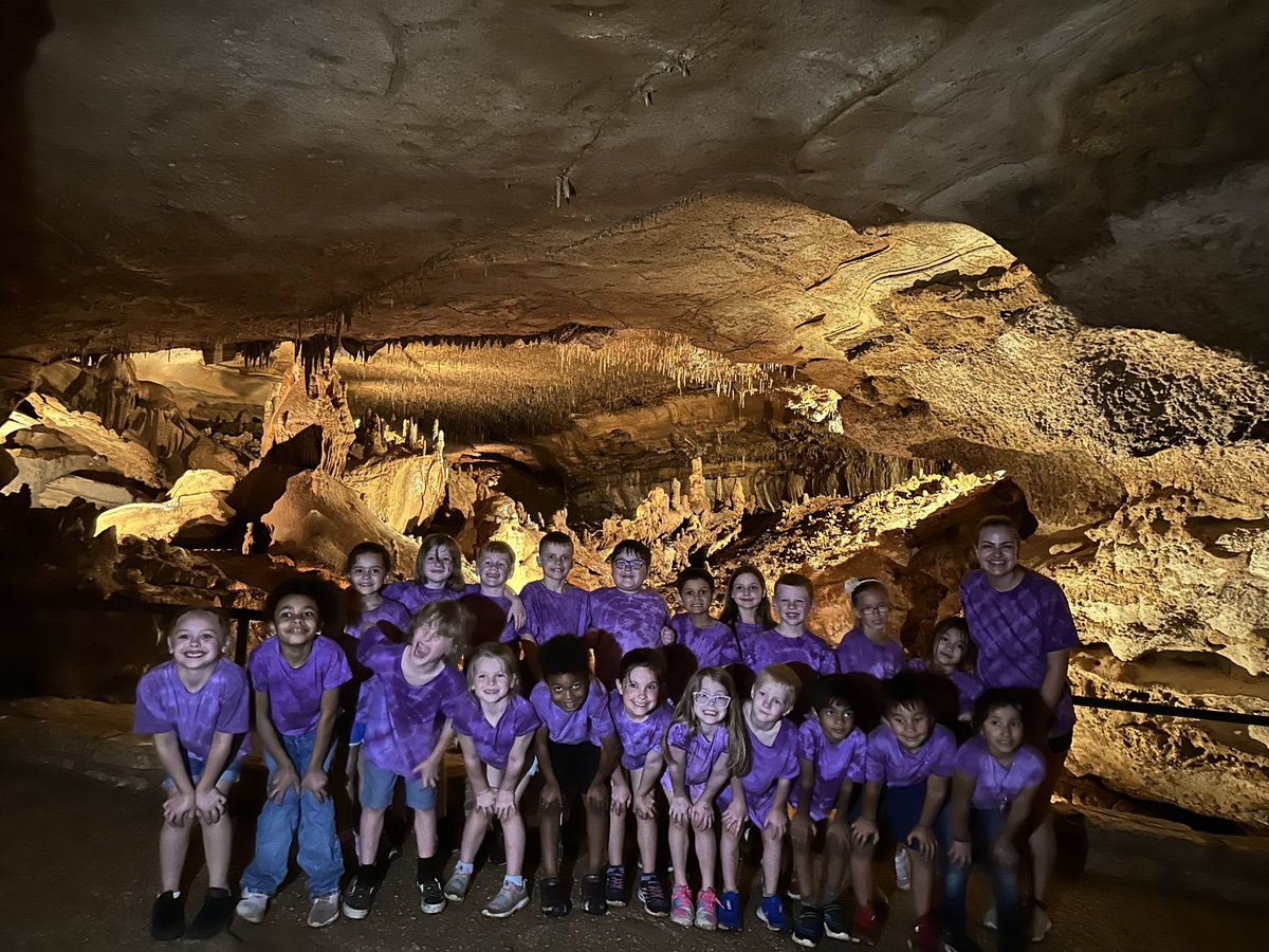 MsCamiCox's tweet image. INNER SPACE CAVERN! 🗻 we had a fun filled day of rock sifting, cave tour, and playing! We are a big fan of Tank the Tortoise! 🐢 Thank you PTA for supporting this adventure! #1LISD #cyproadtrip
