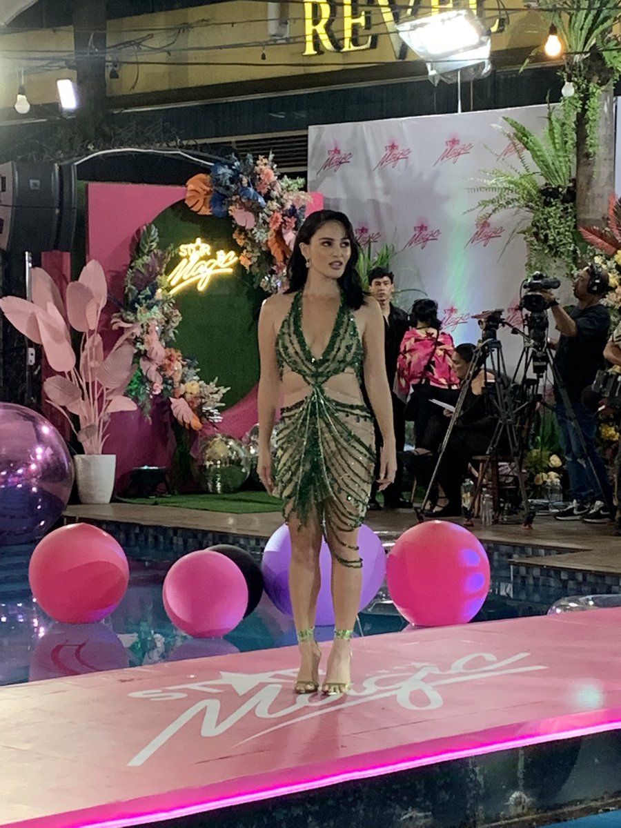 inquirerdotnet's tweet photo. @HMallorcaINQ WE CAN’T TAKE OUR EYES OFF ELISSE 😍

LOOK: Elisse Joson captured the attention of the #StarMagicHotSummer2023 crowd in a green, barely there dress that showed off her curves. | @HMallorcaINQ https://t.co/R1lkGdylPU