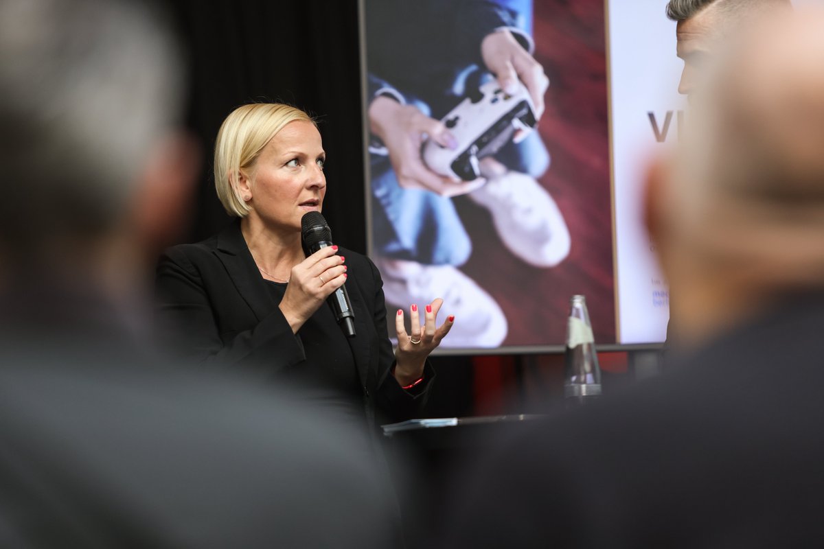 Medienboard (@medienboard) on Twitter photo Jeannine Koch, geschäftsführende Vorstandsvorsitzende <a href="/medianetbb/">medianet berlinbrandenburg e.V.</a>:
"Wir freuen uns, dass das Vorhaben "House of Games" Einzug in den Koalitionsvertrag gehalten hat und damit der Anspruch der Hauptstadtregion als Dreh- und Angelpunkt der Gamesbranche untermauert wird."
<a href="/djane0815/">Jeannine Koch</a> Jeannine Koch, geschäftsführende Vorstandsvorsitzende <a href="/medianetbb/">medianet berlinbrandenburg e.V.</a>:
"Wir freuen uns, dass das Vorhaben "House of Games" Einzug in den Koalitionsvertrag gehalten hat und damit der Anspruch der Hauptstadtregion als Dreh- und Angelpunkt der Gamesbranche untermauert wird."
<a href="/djane0815/">Jeannine Koch</a>