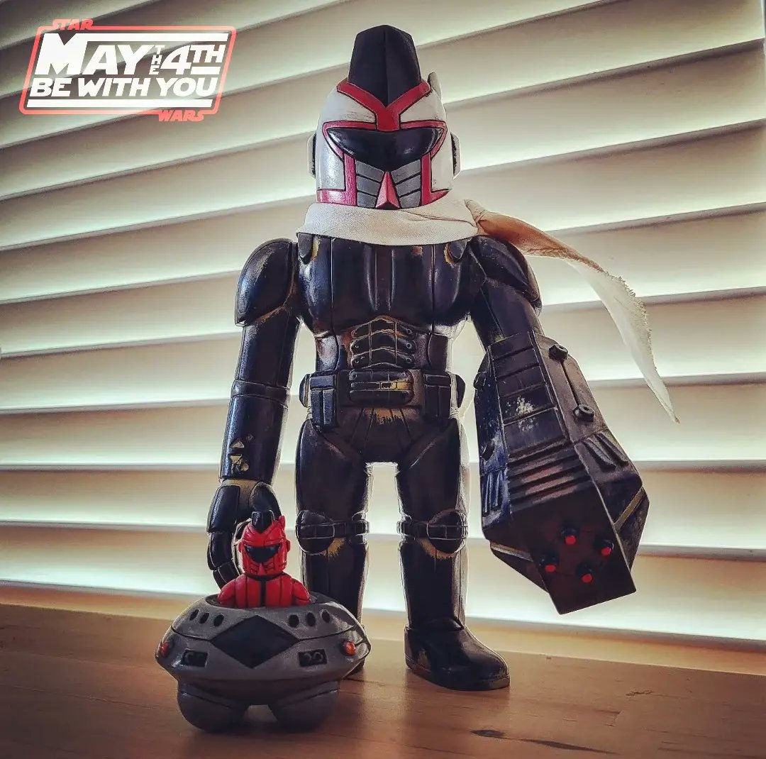 spider_tf's tweet photo. May the 4th be with u ✋✋ ⚡⚡
#starwars #maytheforcebewithyou #maythe4thbewithyou #maythe4th #force #starwarsday #モヒカントルーパー #mohawktrooper #デスロード #rhnd #rxh #realxhead #realhead #aoto #真頭玩具 #sofubitoys #softvinyl #リアルヘッド #マゴトルーパー #ソリャソーサー https://t.co/bRm02jMeR4