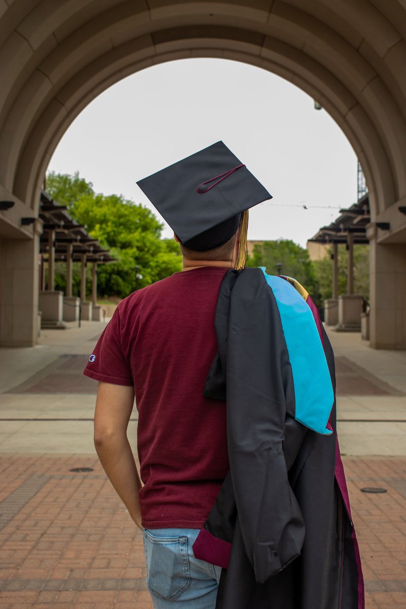 Elbow_78's tweet image. This last law paper for grad school has me by the neck but what are they going to do…fail me?