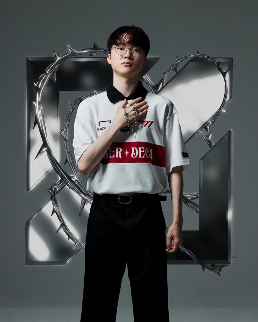 gumayusing's tweet photo. Rate Faker's Rizz https://t.co/z9r9UQJlWa