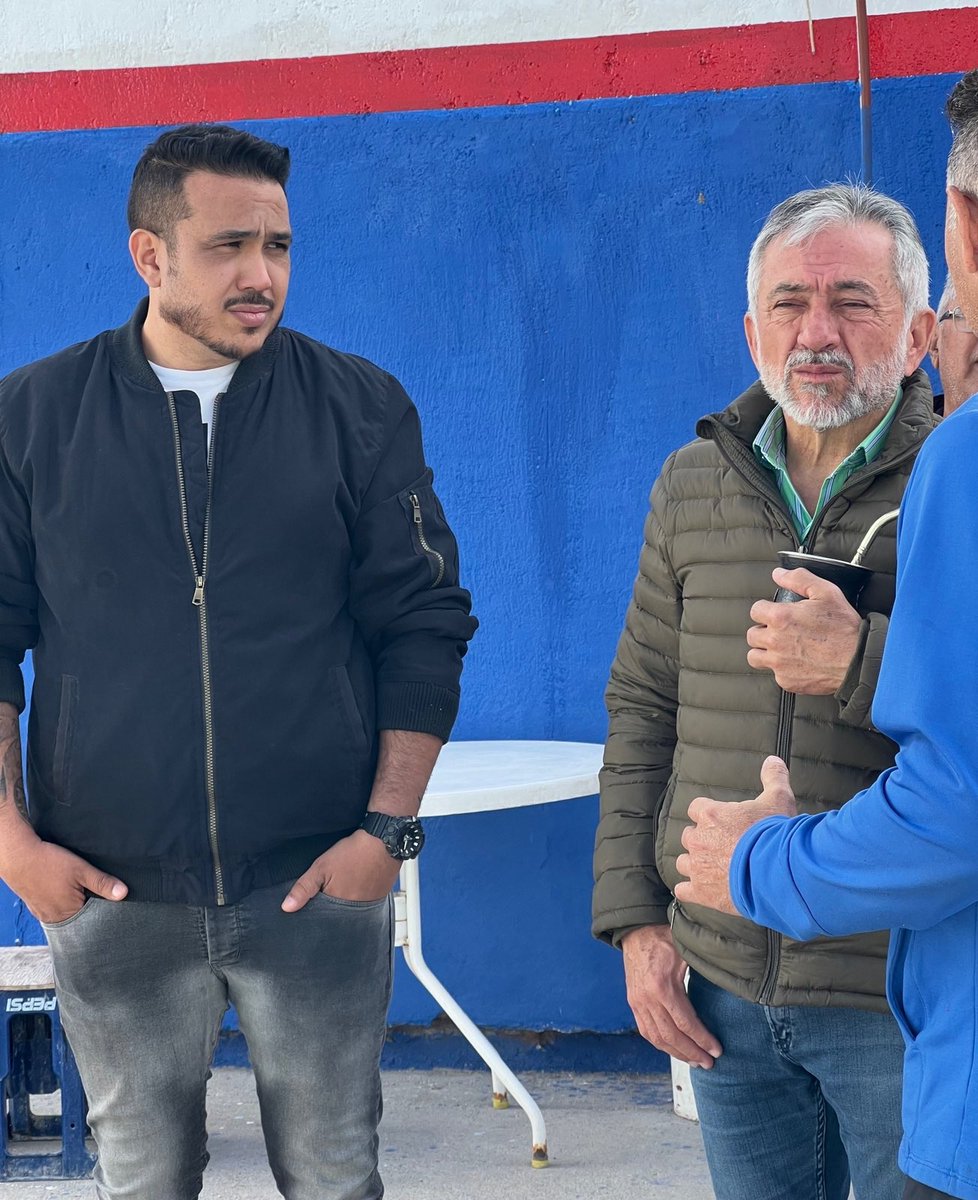 AdrianLaRioja's tweet photo. Bombazo Político:

@amolinalarioja acompañado por @Hectorherrerok recorrieron las instalaciones del club unión donde se realizó refacciones. 

Estuvo presente el presidente del club. Al mismo asisten más de 400 personas a diferentes actividades. https://t.co/cPWeXcoeUJ