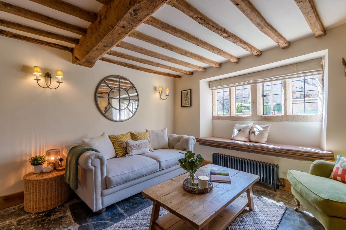 CotswoldsInfo's tweet photo. Stone Cottage in the village of Stanton, near Broadway, dates to the 17th century and is full of character. It is the latest holiday cottage to join the Bolthole Retreats’ collection &amp; has been wonderfully decorated, sleeping up to 4 in 2 bedrooms. 
https://t.co/H7Sj4K6ArQ https://t.co/EtL0nER8kY