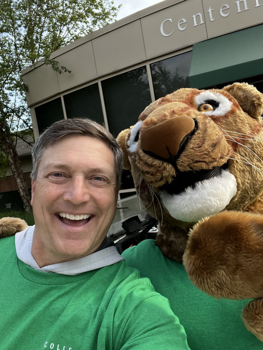 Today’s the day! #CollegiateFUNDay Please give to support educating our Cougars givecampus.com/schools/Colleg…