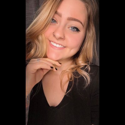 prancing_melon's tweet image. cheers to another year of life 🍻 may this year bring better things 🖤