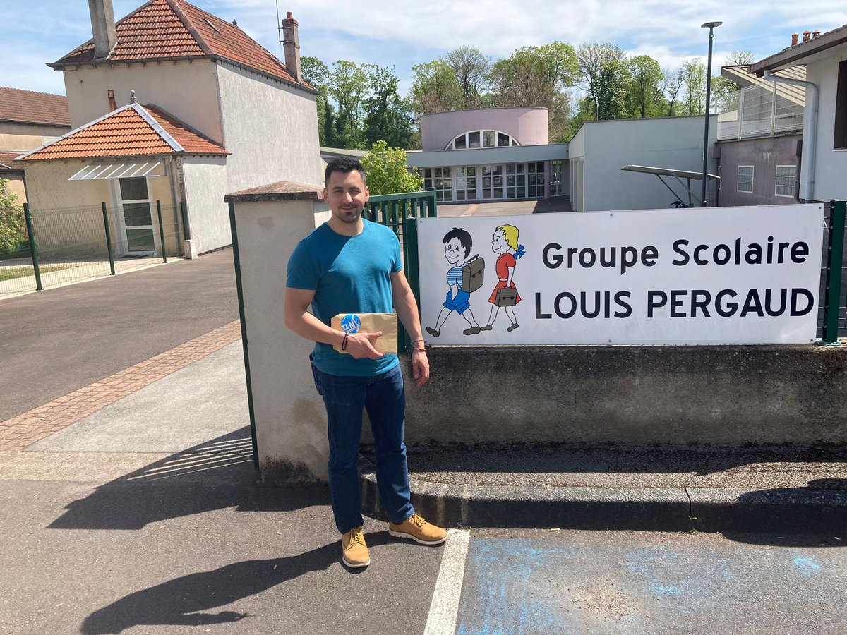 SeUnsa70's tweet photo. Aujourd’hui, toute la section au plus près de vous! 🛣️🚗Visites des écoles de l’aire urbaine héricourtoise pour Claire et Annelyse pendant que Luc et Quentin rendaient visite aux écoles du secteur de Gray. Belle occasion pour présenter notre apéro-conf🥂➡️https://t.co/MLbxXuxME2 https://t.co/erIjNHowZi
