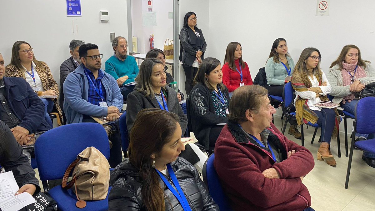 SeremiSalud_IX's tweet photo. 🔸Como #SeremiSalud dimos inicio a 5a versión del curso "Relaciones Interculturales y Salud" para funcionarios y funcionarias
👉 Seremi @andrescuyulsoto lideró 1era sesión destacando importancia de transversalizar relaciones interculturales en todo el quehacer de la institución https://t.co/SOOsOFjuGR