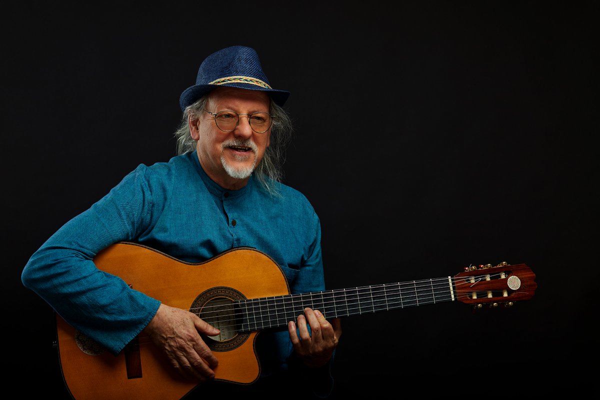 HernanDobry's tweet photo. A las 22, entrevistaremos al músico y compositor Richard Limbo en "Letras y corcheas" por @ecomedios1220. ¡No te lo pierdas! Podés escucharlo en vivo acá https://t.co/VDbykLYdzK #Entrevista #Radio #cultura #musica #compositores #guitarrista #baterista #compostor #Album #disco https://t.co/9KVKky68cf