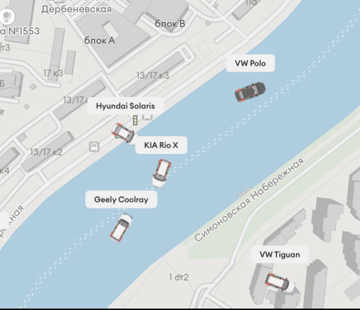 yarotrof's tweet photo. Looks like Russian authorities are so afraid of renewed drone attacks in Moscow that they are spoofing/jamming  the GPS navigation signal. Muscovites can no longer order cabs. https://t.co/mt4BqZXG2y https://t.co/BNefAWFdwD