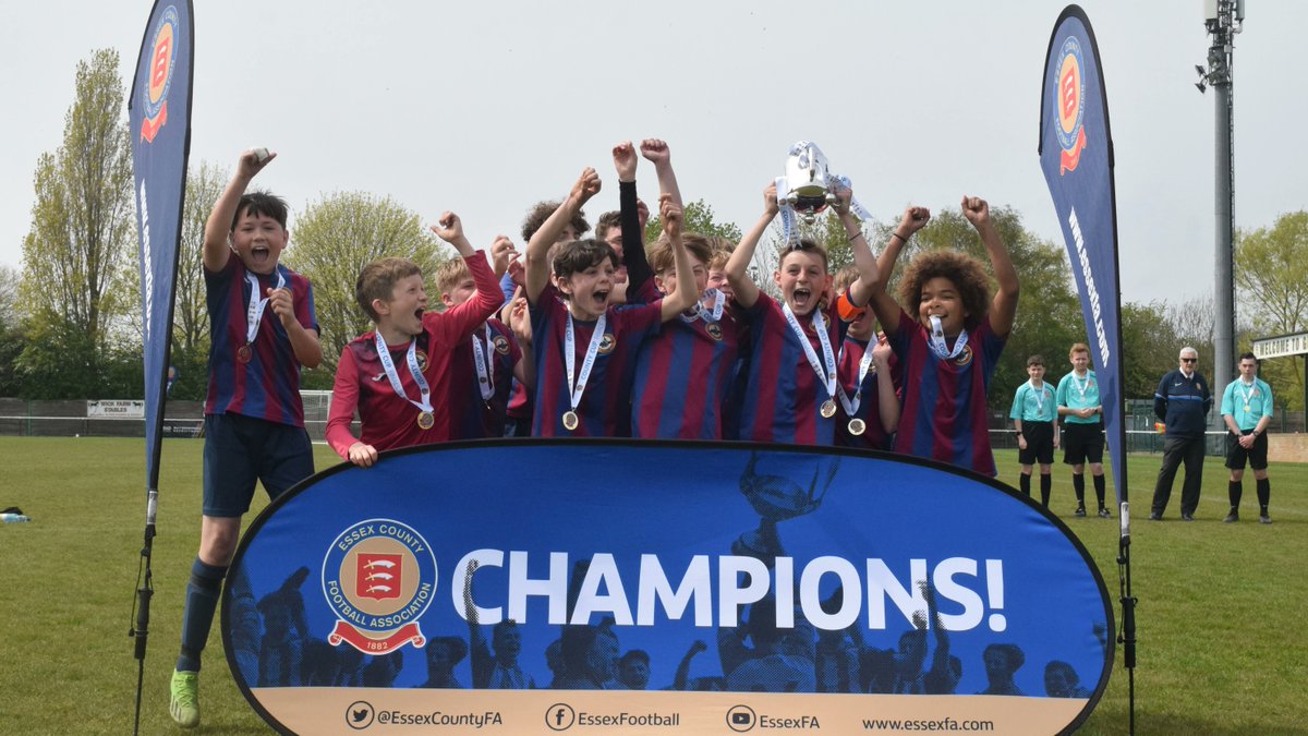 EssexCountyFA's tweet photo. 𝙈𝙖𝙩𝙘𝙝 𝙍𝙚𝙥𝙤𝙧𝙩 ✍️ 

Read the full match report from Sunday's Essex Under 12s Cup Final between @hannakinsfarmfc U12 Black and @WivenhoeTempest U12 Blue ⤵️ 

🔗 https://t.co/nN757XFjom https://t.co/7w6RZe1nEj