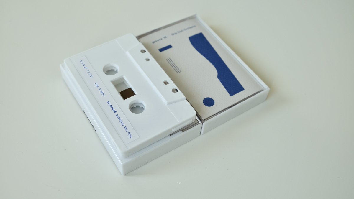 outlineslabel's tweet photo. @skipcluborchest groove 13.
Edition of 60 tapes.
Artwork: Iwona Jarosz.
https://t.co/NJB0ORUrmq
#footwork #160bpm #ambient #clicksandcuts https://t.co/9mUcQkg1F6