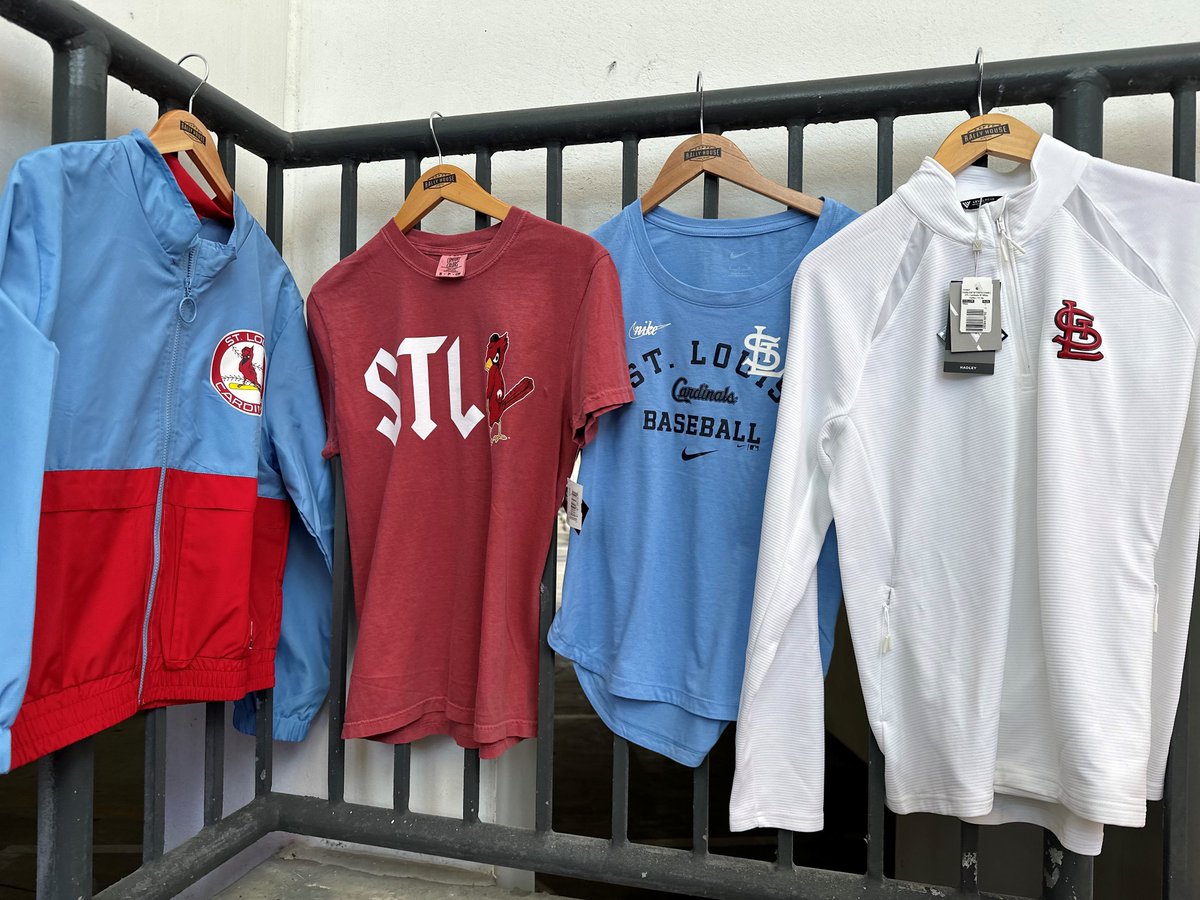 Rally_STL's tweet photo. All the Cardinals gear please 🙌 https://t.co/Al0YhlWB43 https://t.co/jmJo1Fd7ZI