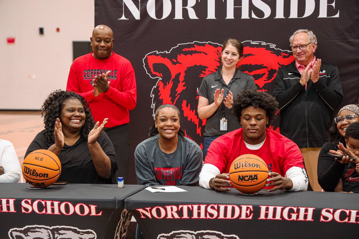 A huge congrats <a href="/__Karys__/">Karys Washington</a> on signing with Coffeyville! She will do great things! 

Photos by Bentley Joice📸