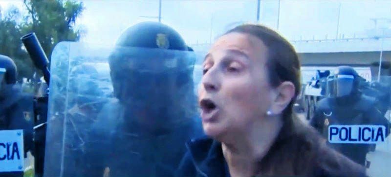 AntirrepreMad's tweet photo. Llamamiento a la solidaridad con Raquel Rodríguez, represaliada en la huelga del metal de Cádiz en 2021. 

Va a ir a juicio por defender a sus compañeros de la Bahía de Cádiz de la represión policial de la UIP.

IBAN: ES56 1465 0100 91 1706660769 https://t.co/aoyqGBvweH