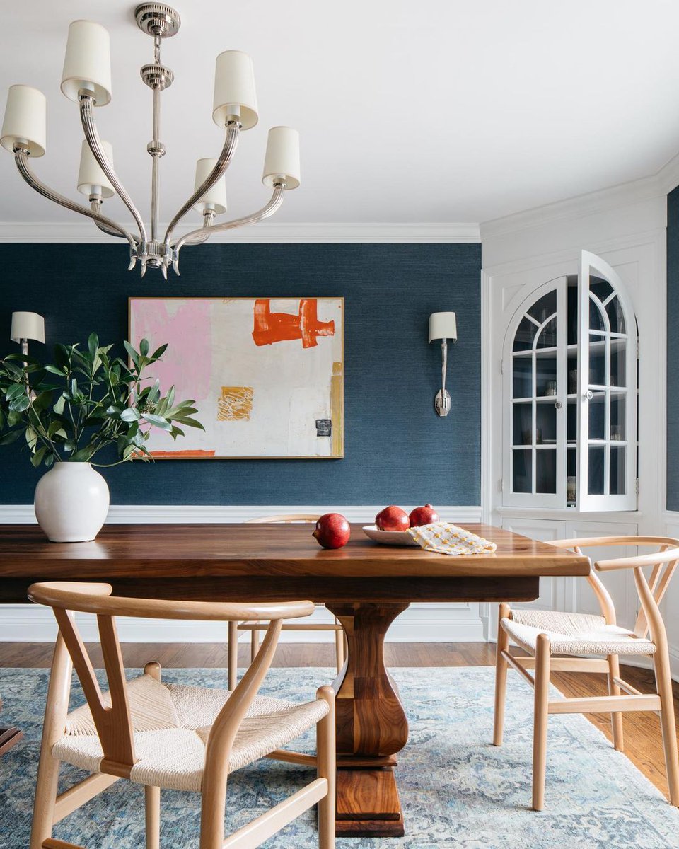 HandmadeTables's tweet image. One of our tables ended up in haywoodmade's design!

#walnuttraditionaltable #naturalwoodtones #builtinstorage