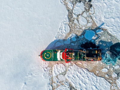 BAS_News's tweet image. A look back at the polar science trials! 🛳️🌊 

Read BAS polar oceans expert @KRHendry&apos;s top 6 lessons from the #RRSSirDavidAttenborough &apos;s first science trip to the Antarctic: tinyurl.com/48wzbre4

#SDAScience #ScienceAtSea #BreakfastSmoothies