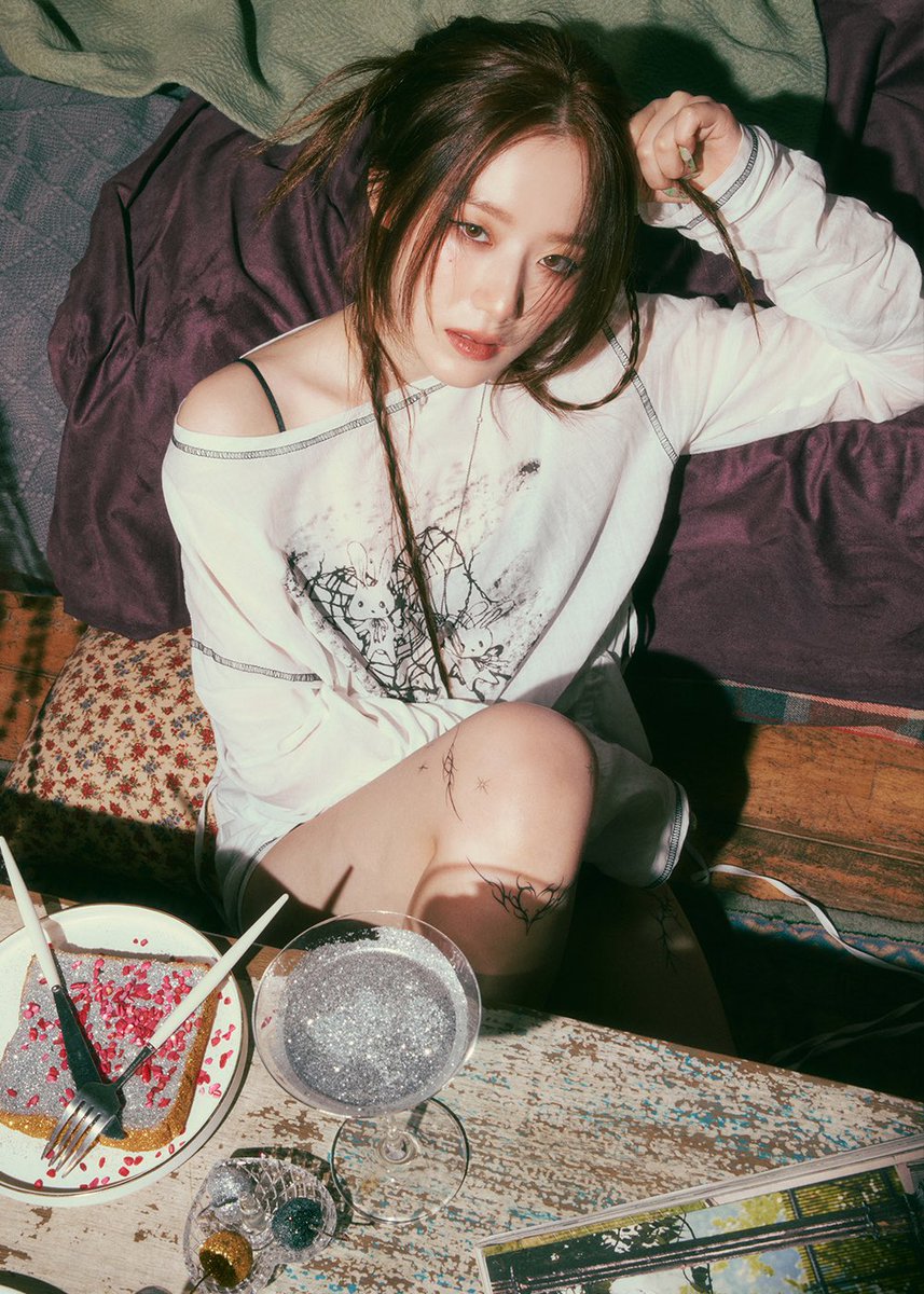 (여자)아이들 오리지널 시리즈 [I feel]
'Crawl like a #Cat' 🐱

2023.05.15. 18:00 (KST)

#여자아이들 #GIDLE
#슈화 #SHUHUA
#I_feel
#퀸카 #Queencard