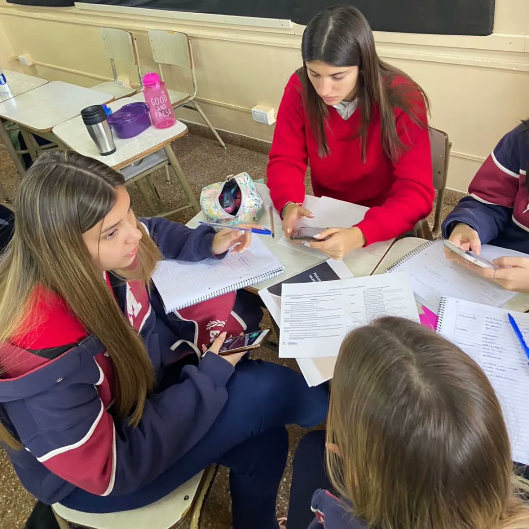 El servicio de #OrientaciónVocacional que brinda el <a href="/instbecario/">Instituto Becario</a> acompaña con charlas y talleres a estudiantes de los últimos años de secundaria.

Esta semana el equipo estuvo en el Instituto Mitre D-28 y la Esc. N° 27 "Felipe Gardel"

ℹ Más info en: institutobecario.gov.ar