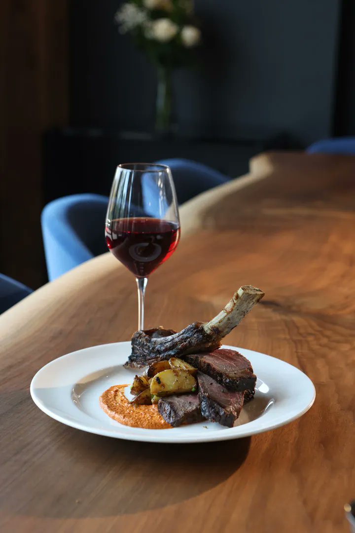 CleaverCocktail's tweet photo. Our broad list of wines guarantees a perfect drink pairing with each meal 🍷 https://t.co/IJDhWTQSn9