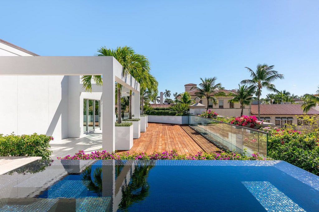 Real Estate Showcase tweet media