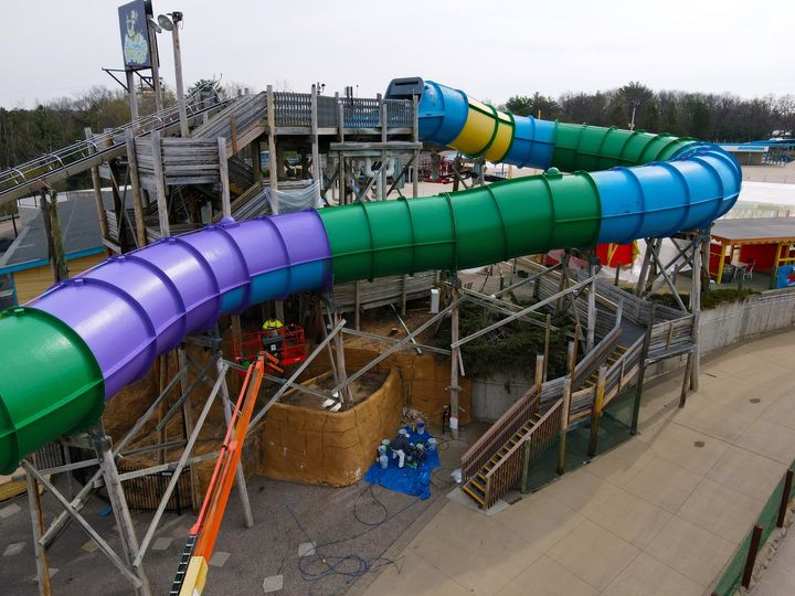 Looks like the Chameleon has started changing colors 🦎

Grab your Season Pass and save up to $40 so you can enjoy the Chameleon all season long!

Save now: noahsarkwaterpark.com/buy-tickets/se…